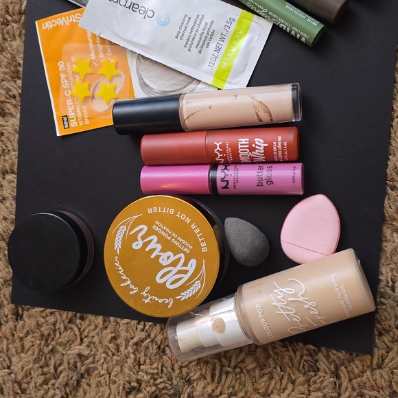 Makeup bundle #4 - Picture 2 of 3